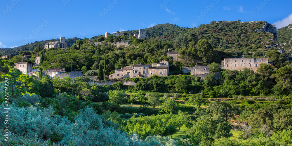 Oppède-le-Vieux, the ghost village of the Luberon