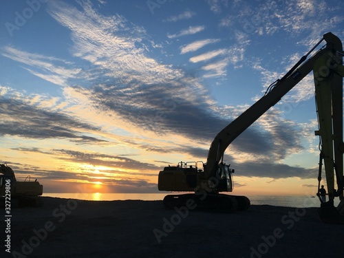 Wallpaper Mural sunset in the city Torontodigital.ca