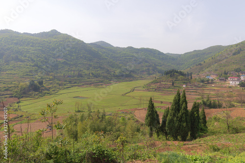 Purple magpie terrace is a Chinese scenic spot, natural and cultural heritage, water conservancy scenic spot.