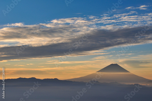 富士山 風景 赤 雲 空 日の出