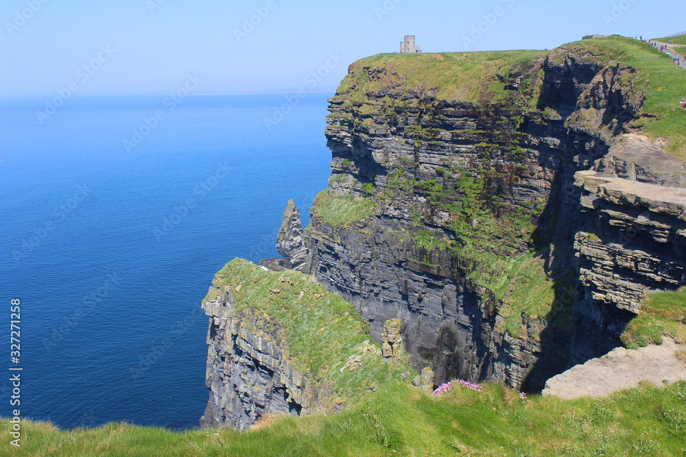 O'Brien's Tower and the Cliffs of Moher (IRE 0287)