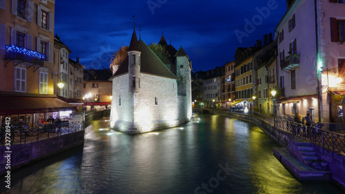 Annecy river at night