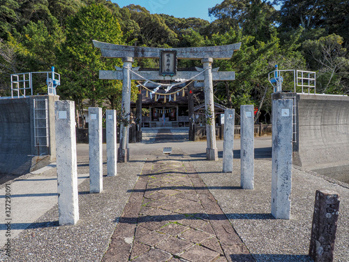 鳴無神社