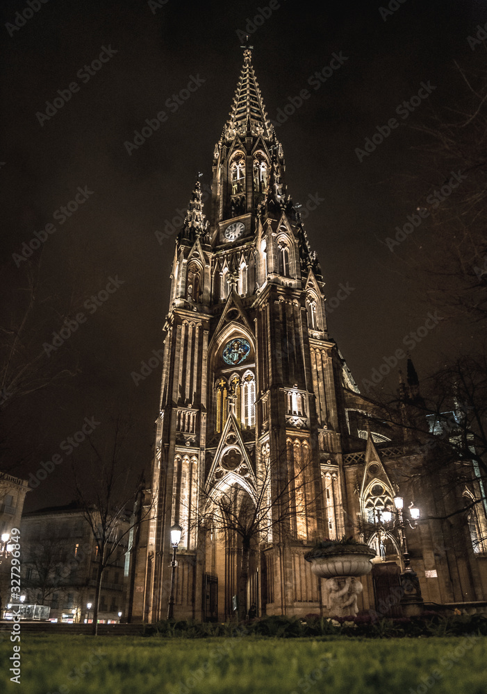 San Sebastian, Guipúzcoa / Spain »; Summer of 2018: San Sebastian Cathedral illuminated one summer night