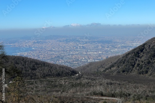 Vesuvio – Panorama dal piazzale di ingresso al parco photo