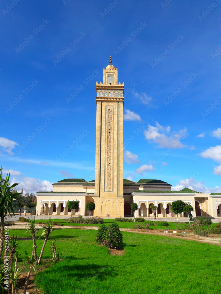 Fototapeta premium Mohammed Six mosque and its minaret in the city of Oujda in Morocco 