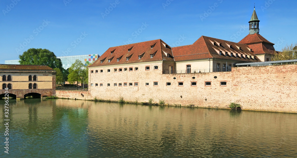 L' ENA, situé dans les locaux de l’ancienne prison Sainte Marguerite à Strasbourg