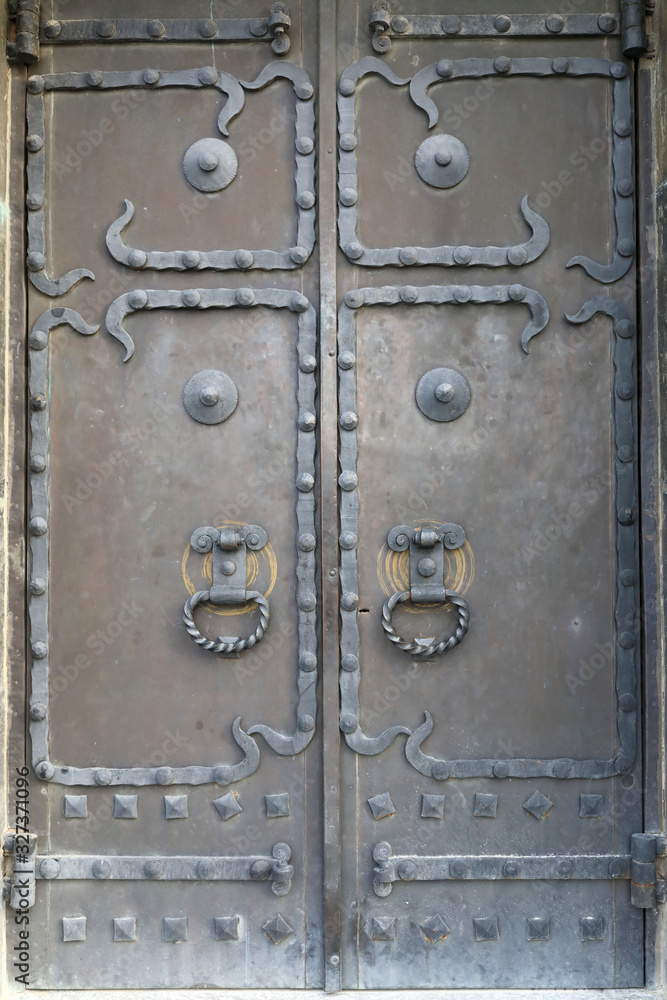 Details of iron door