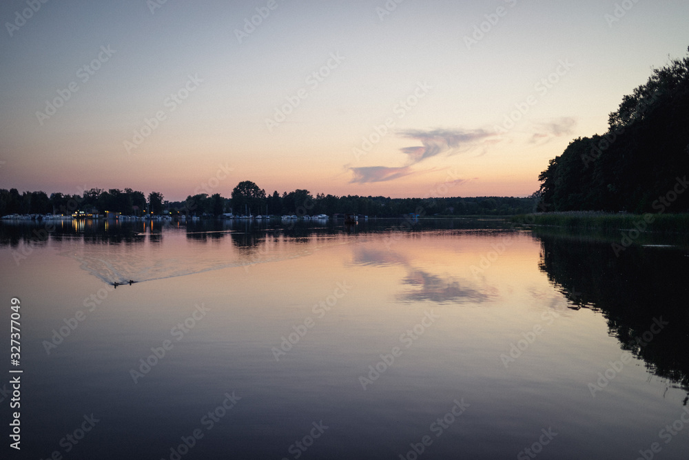 Sonnenuntergang auf einem See
