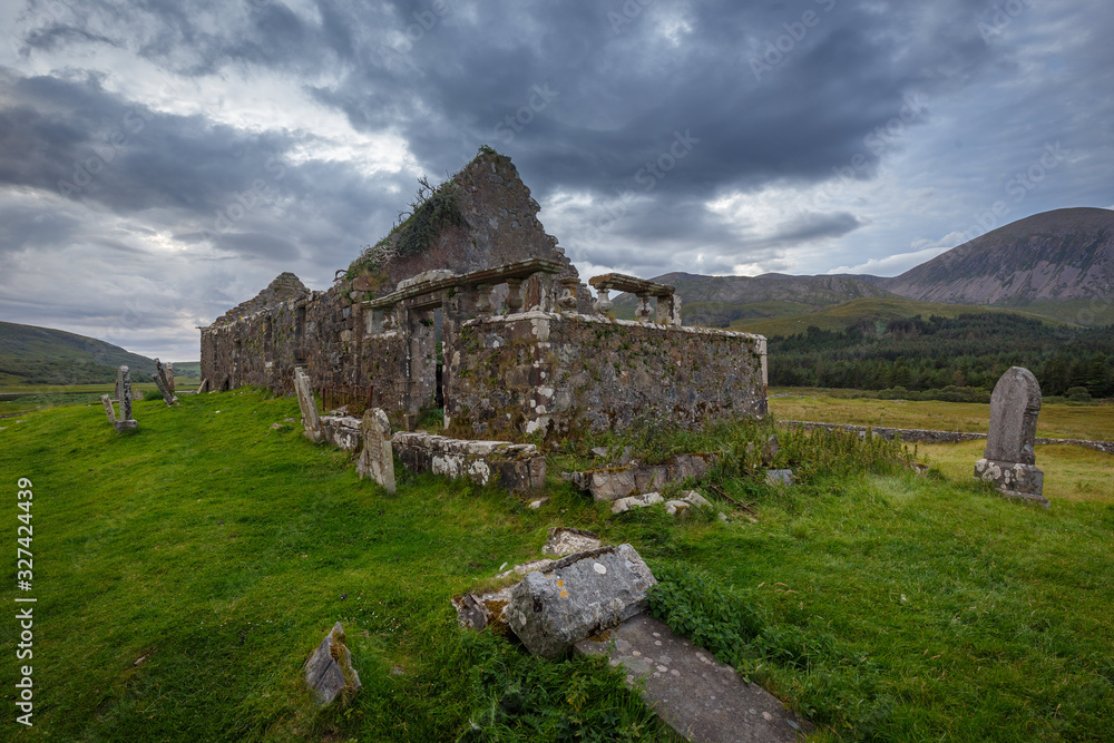 Obraz premium Abandoned Old Church of Kilchrist (Cill Chriosd) in Broadford, Scottish Highlands, Isle of Skye, Scotland, UK