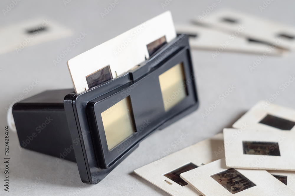 Old plastic stereoscope with a stereo card Old plastic stereoscope with a stereo card