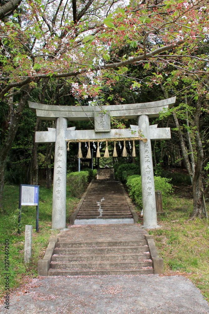 久山町の白山宮参道 久山町の白山宮参道