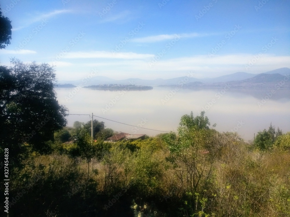 Rivera del Lago de Patzcuaro