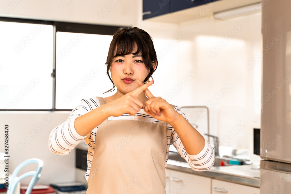 だめ出しする若い主婦 だめ出しする若い主婦