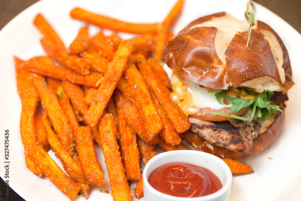 Hamburger slidwer with sweet potato fries