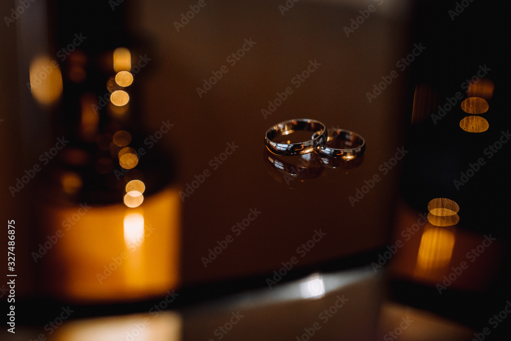 wedding rings, close-up, delicate background