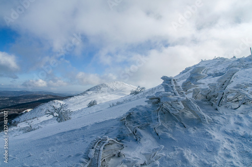 Fototapeta Naklejka Na Ścianę i Meble -  Bieszczady panorama z połoniny Wetlińskiej zima