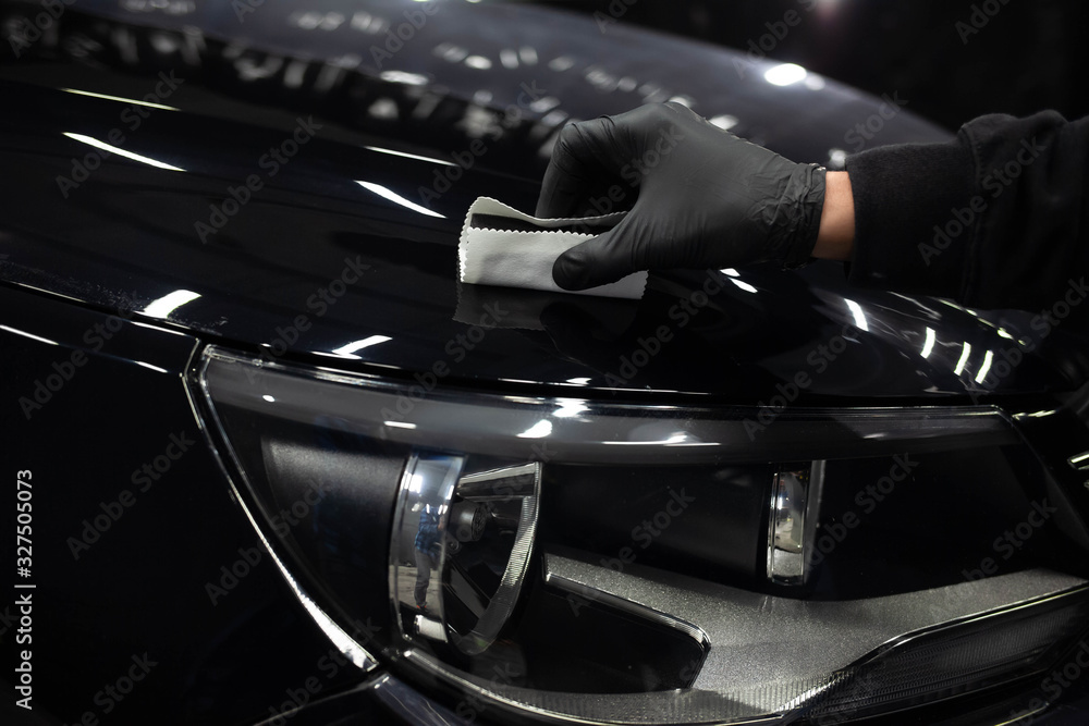 Ταπετσαρία Applying nanoceramics to cars. Car paint protection concept