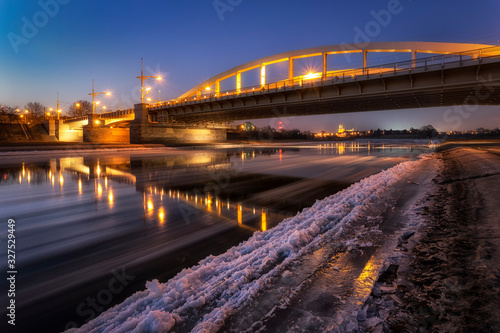Wieczór nad rzeką Wartą w okolicach Mostu Św. Wojciecha