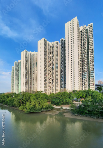 Canvas Print Public estate and river in Hong Kong city