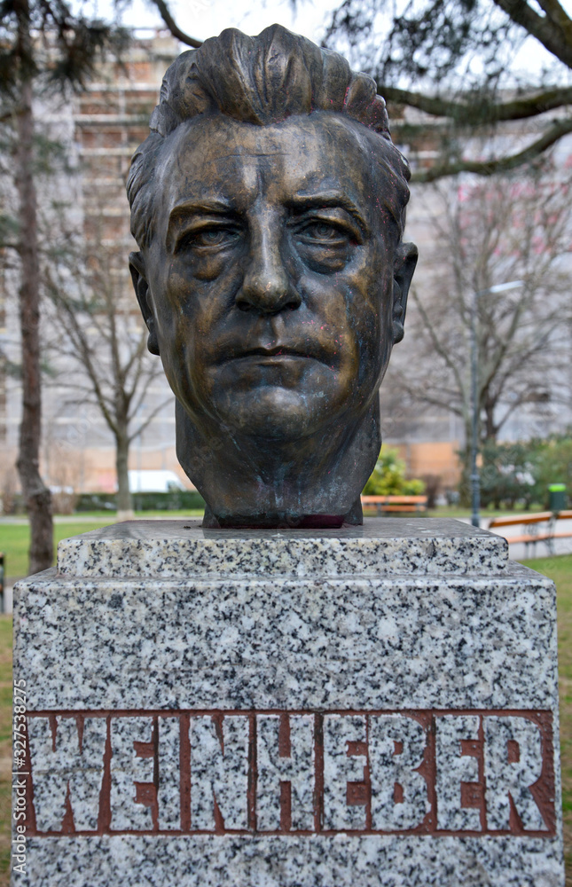 Fototapeta premium Josef Weinheber Denkmal, Wien