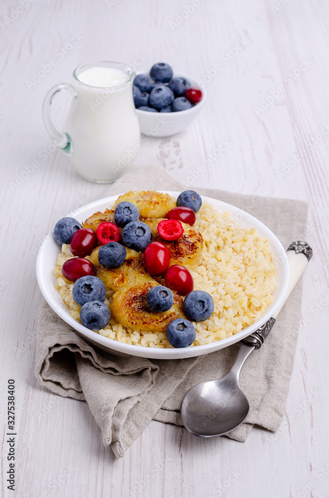 Wheat porridge with fruit and berries Wheat porridge with fruit and berries