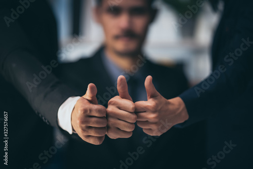 Business men are planning t...