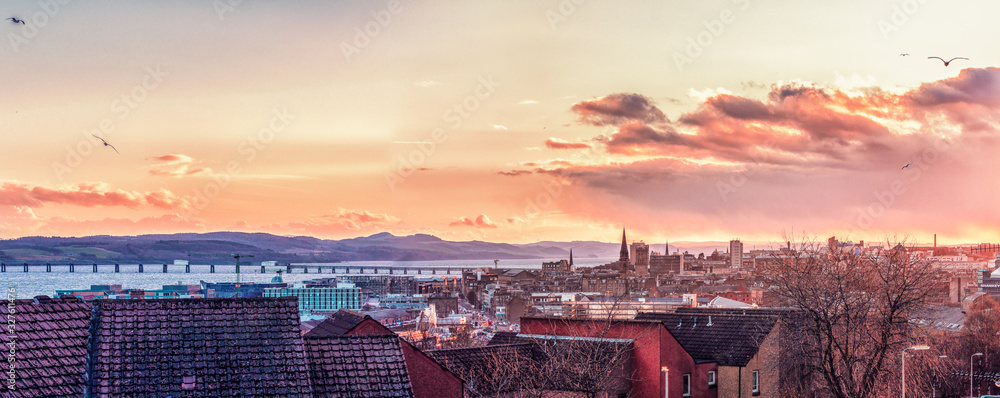Dundee City's golden light 