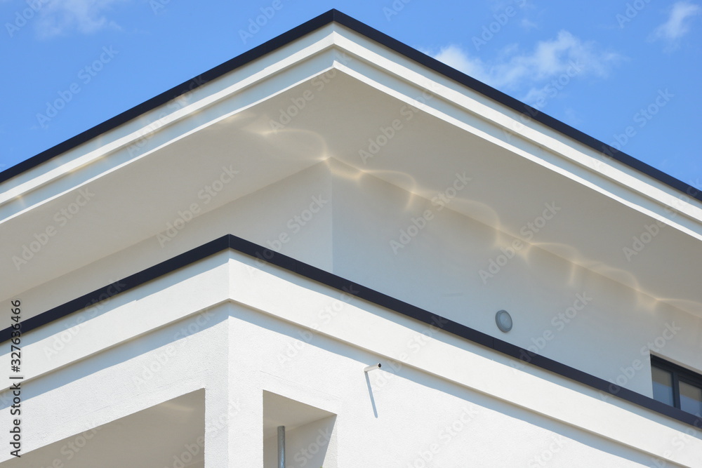 Teilweise Überdachter Obergeschoss-Balkon oder Dachgarten einem Wohngebäude Teilweise Überdachter Obergeschoss-Balkon oder Dachgarten einem Wohngebäude