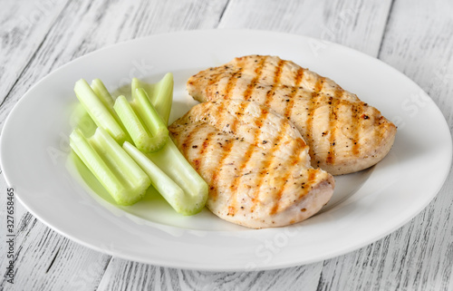 Grilled chicken with celery stalks