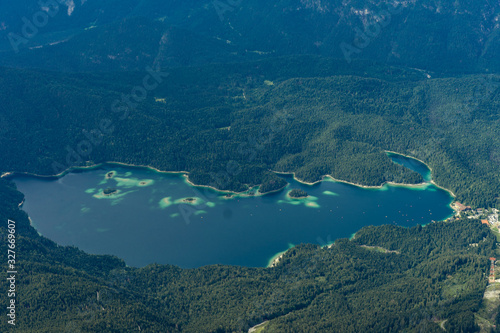 Obraz na płótnie An aerial view of a beautiful mountain lake in bavaria, germany. w salonie