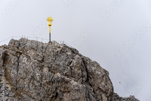 Obraz na płótnie The famous peak of the mountain zugspitze in bavaria, germany. w salonie