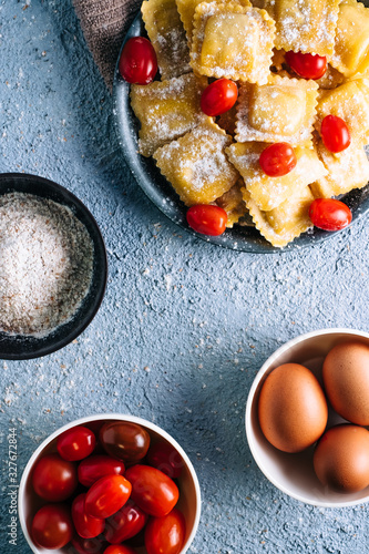 Fotografie Delicious homemade stuffed ravioli with natural ingredients.