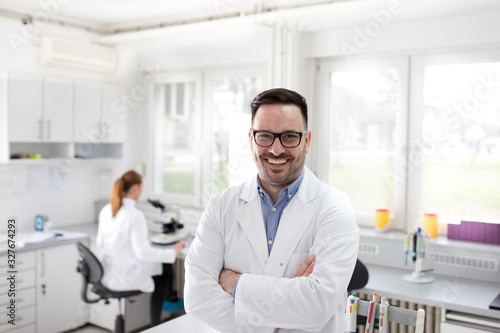 Obraz na plátne Male doctor in laboratory