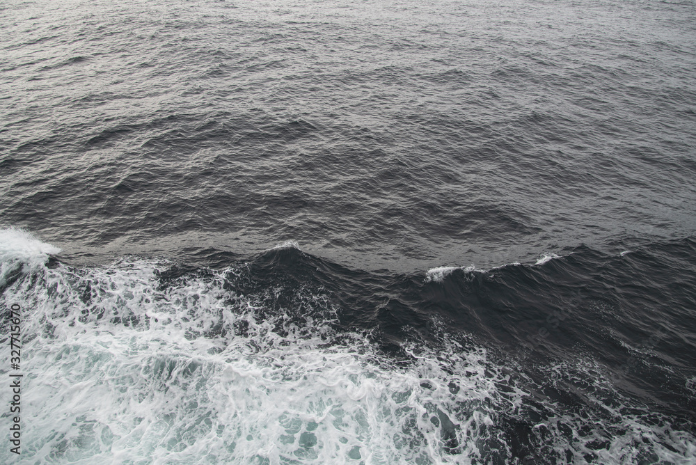 Fototapeta premium waves on the beach