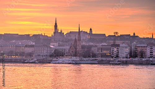 Budapest at sunset, Hungary © mehdi33300