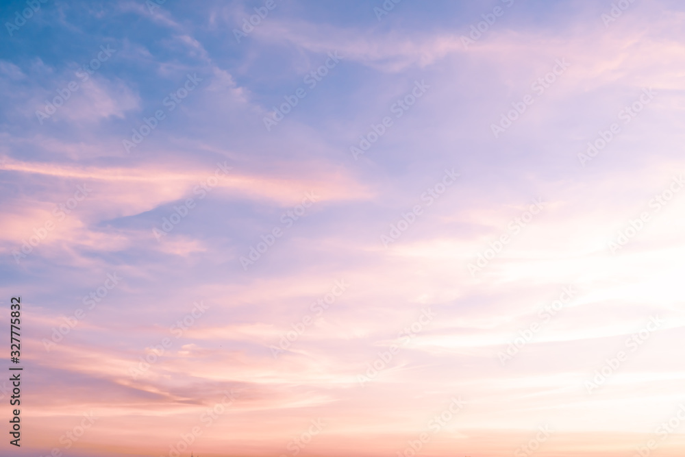 Obraz premium Copy space summer blue sky and white cloud abstract background.