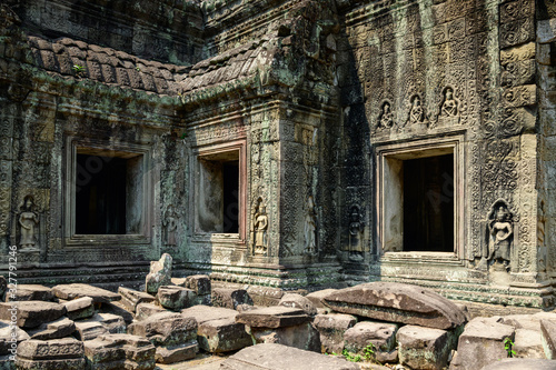 La porte principale de la façade Ouest du temple Preah Khan dans le domaine des temples de Angkor, au Cambodge © Florent