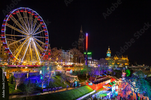 EDINBURGH/SCOTLAND - Dezember 24 2014: Edinburgh's Christmas Market