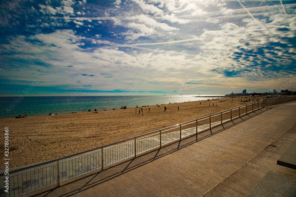 Obraz premium wooden pier on Barcelona