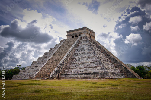 Mexican Caribbean travel Riviera Maya, Chichén Itzá.