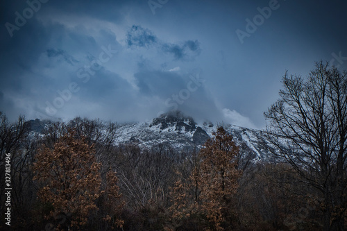 Winter in high mountain landscapes in the Sierra de Gredos, Spain. © Imagine Stock