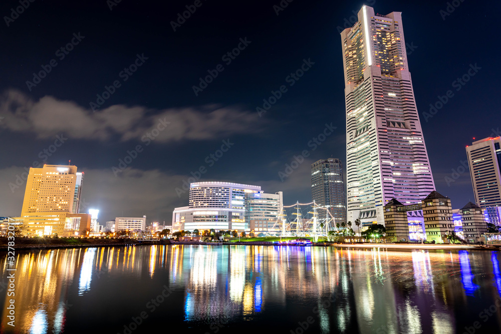 Obraz premium 神奈川県 横浜 みなとみらいの夜景