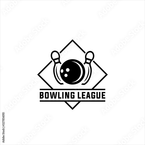Bowling vector logotype, emblem and badge. Club gaming play, skittle and strike illustration. Template for bowling club, tournament, champion, challenge, Bowling vintage logo. 