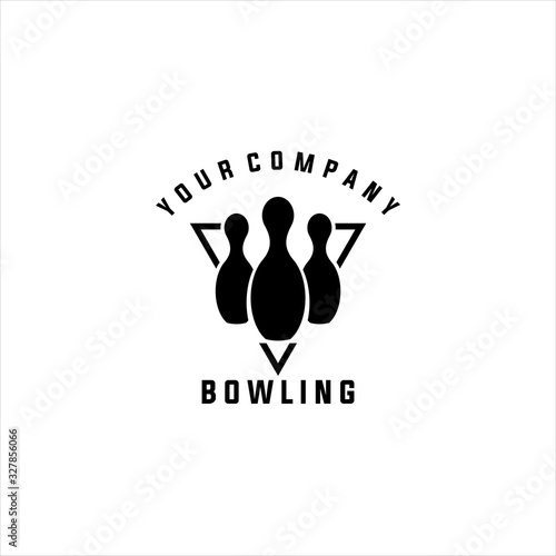Bowling vector logotype, emblem and badge. Club gaming play, skittle and strike illustration. Template for bowling club, tournament, champion, challenge, Bowling vintage logo. 