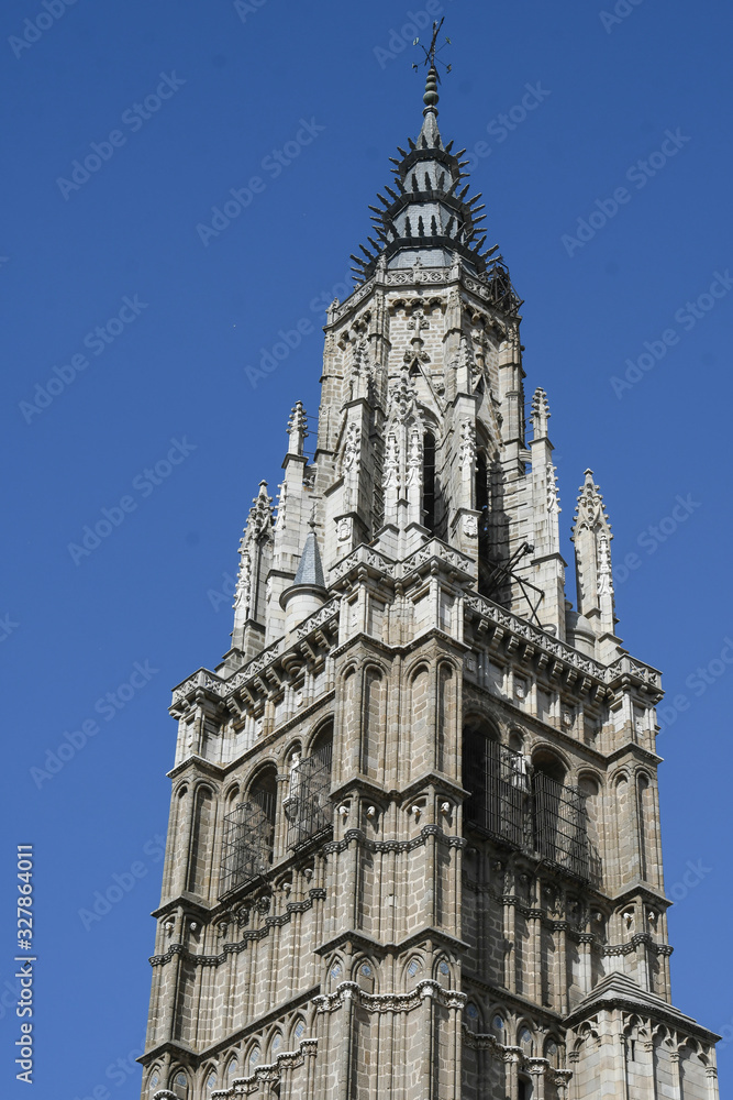 Toledo Cathedral photographed with a wide angle