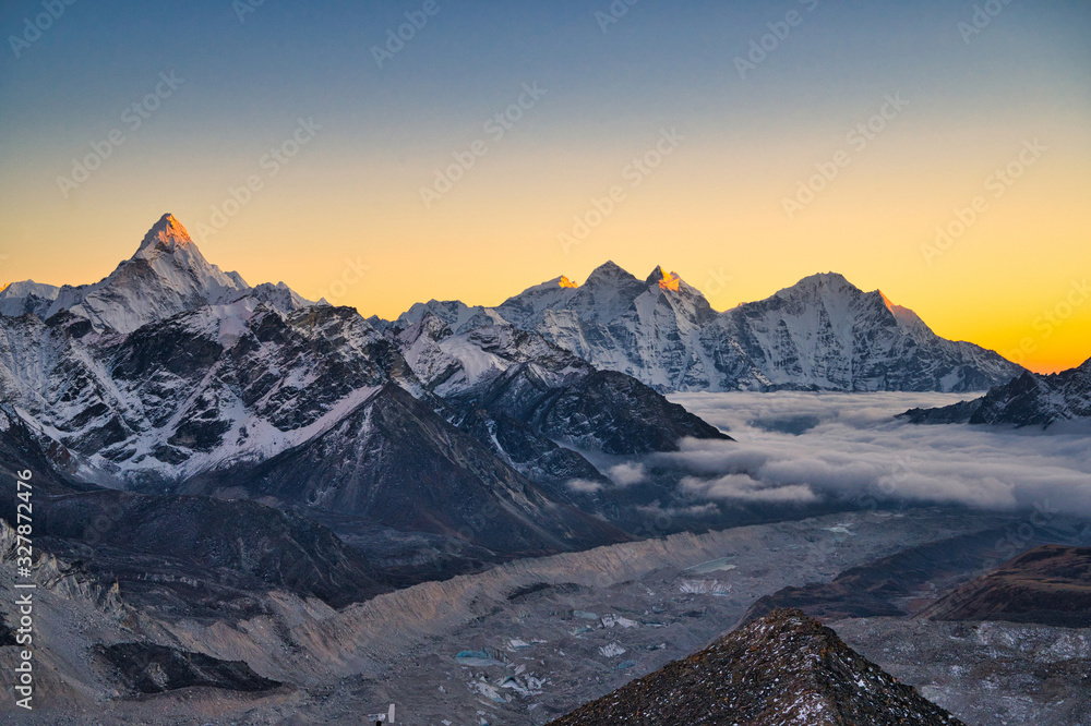 Obraz premium Khumbu Valley Sunset