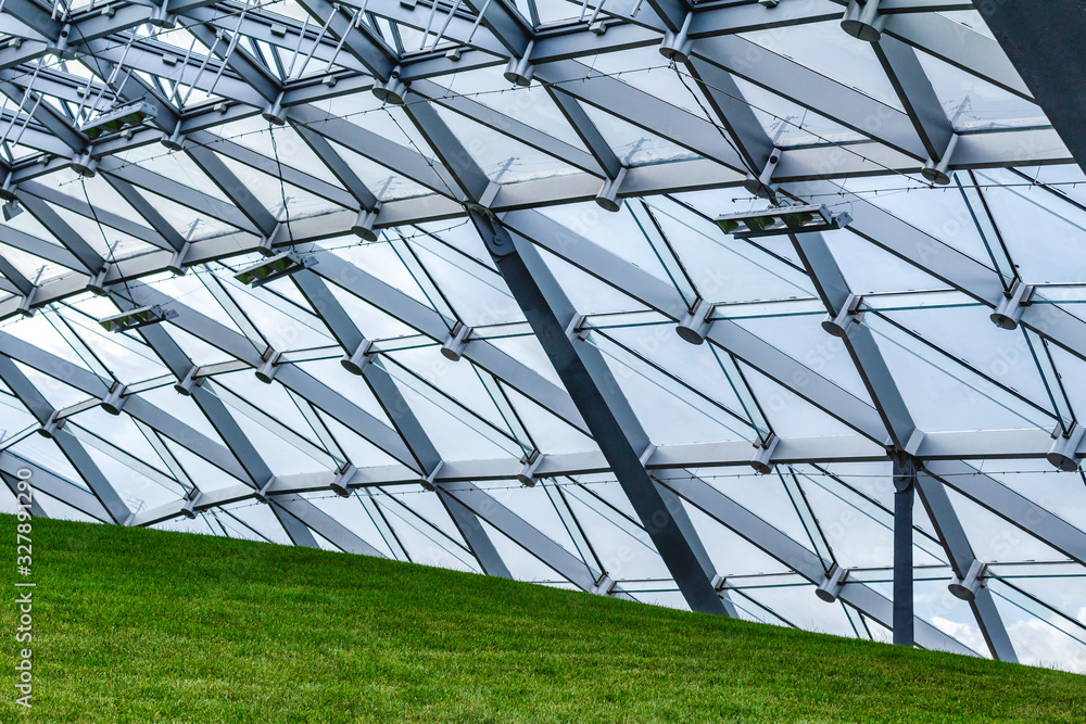 Fototapeta premium Glass roof of the pavilion in the Moscow park Zaryadye