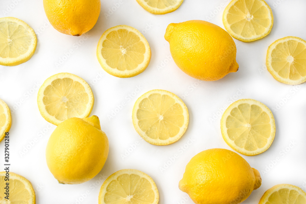 Whole lemons and lemon slices Whole lemons and lemon slices