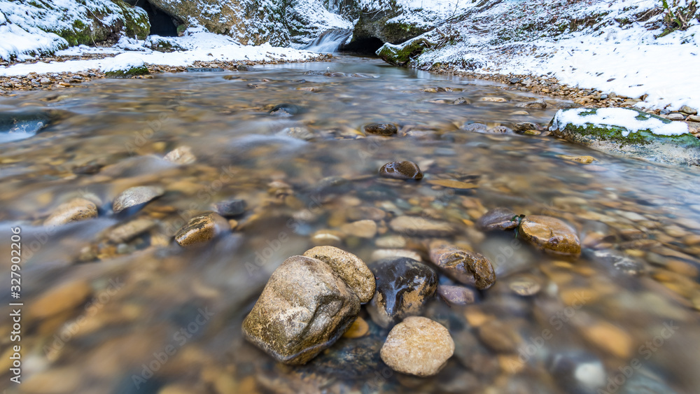 The beautifully icy Scheidegger waterfalls The beautifully icy Scheidegger waterfalls